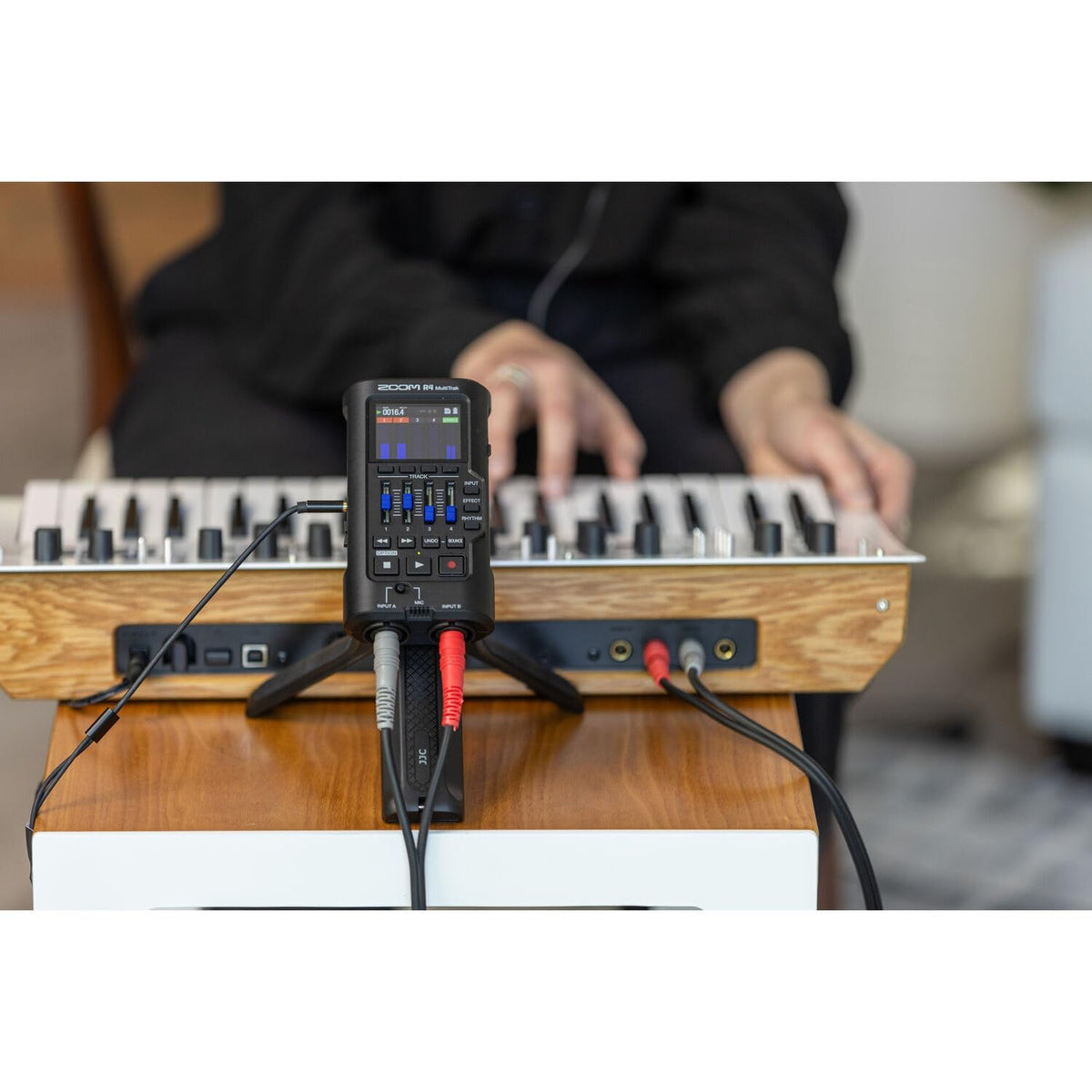 4-Track 32-Bit Float Portable Audio Recorder E8339