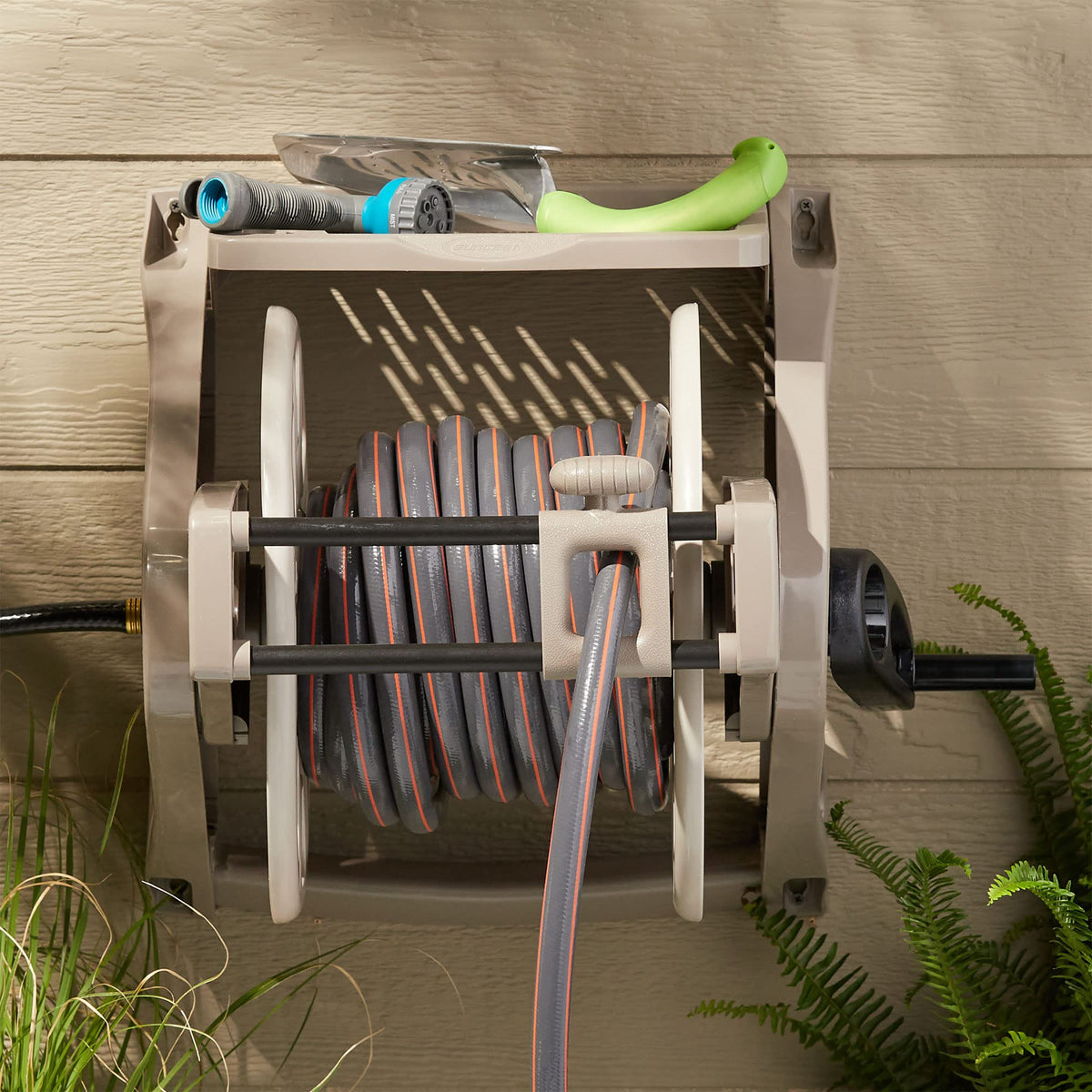 Wall-Mount Hose Reel with Storage Tray F6792